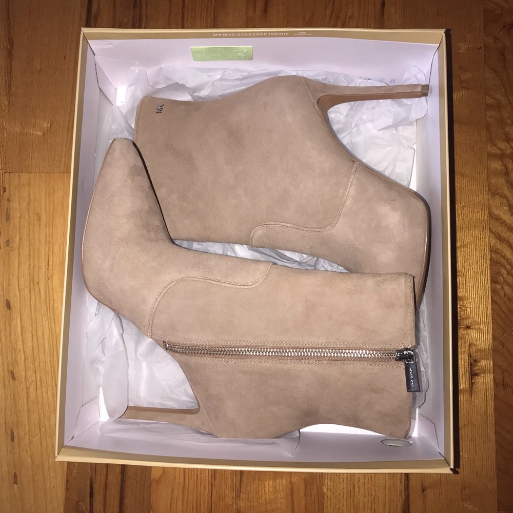 Michael Kors Blaine Suede Ankle Booties Heels - Picture 12 of 12